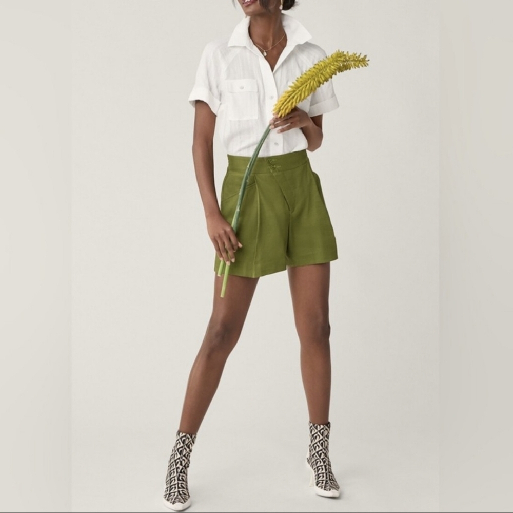Cabi Traipse Soft Linen Blend Pleated High Rise Wide Leg Midi Shorts Avocado 6 - Picture 12 of 12